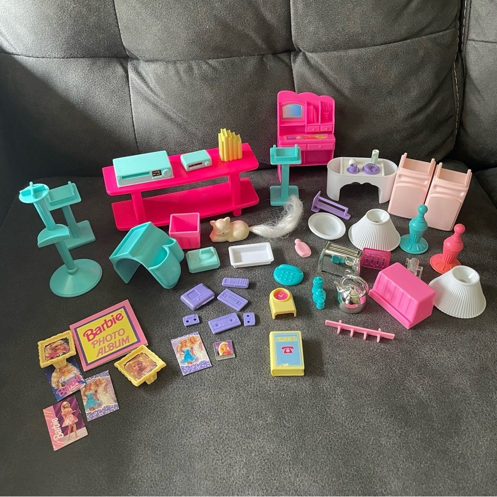 1990s Barbie Miscellaneous Home Accessories Photo Album Kitty Lamps Desk